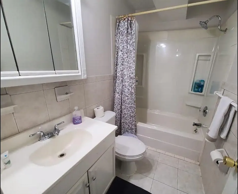 5 bed, 2040 sqft, $2,550 — Photo 3