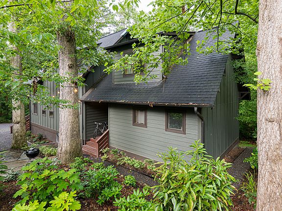 2nd image of 51B Westover Dr #B
