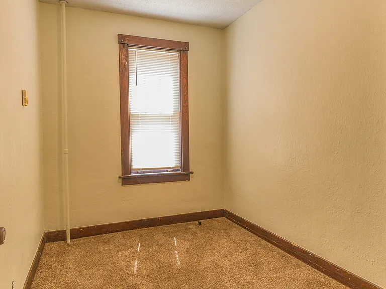 325 E Washington Ct #2 — Photo 8