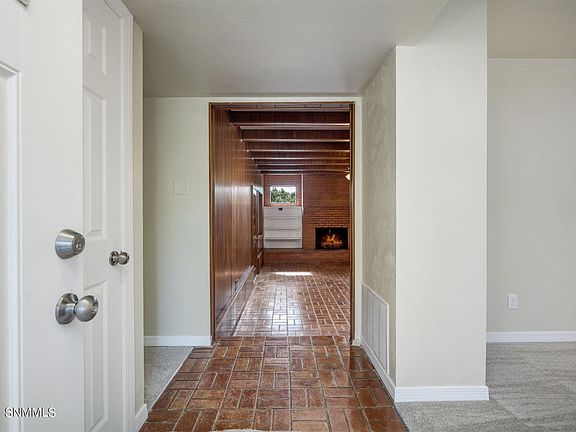 5th image of 1080 Rainbow Dr