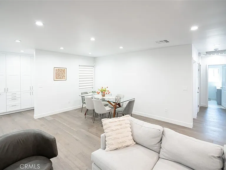 2848 N Frederic St — Photo 10