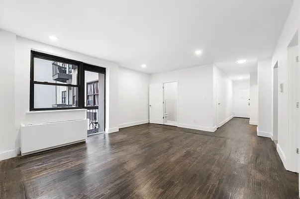 Rented by Mossanen Group | media 30