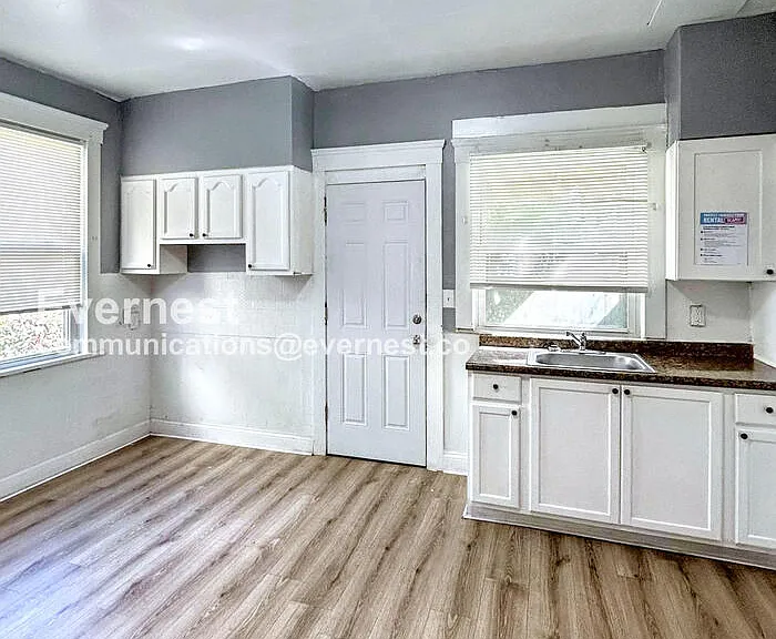 2213 E 82nd St — Photo 4