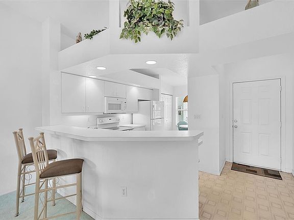 3rd image of 5725 GREENWOOD AVENUE #4201