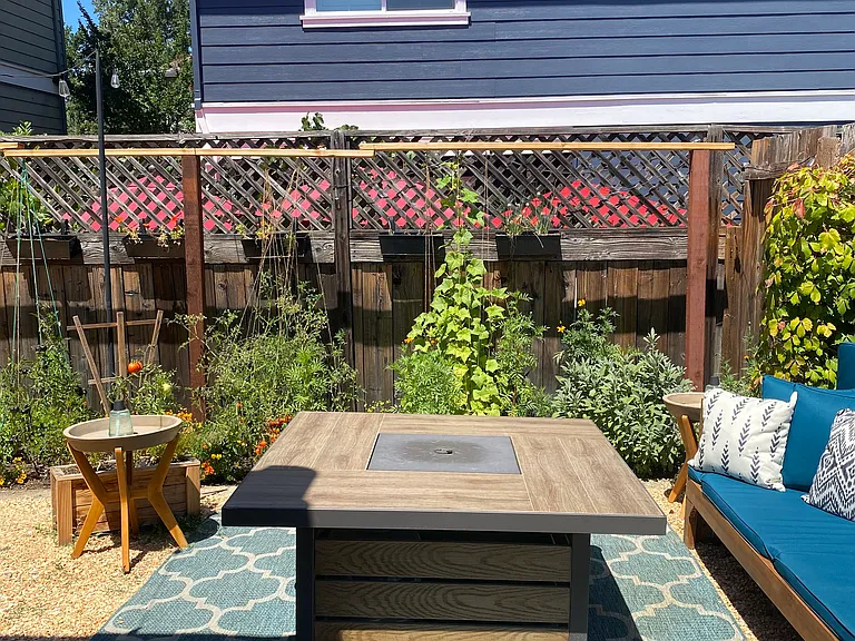 884 W Spain St — Photo 19