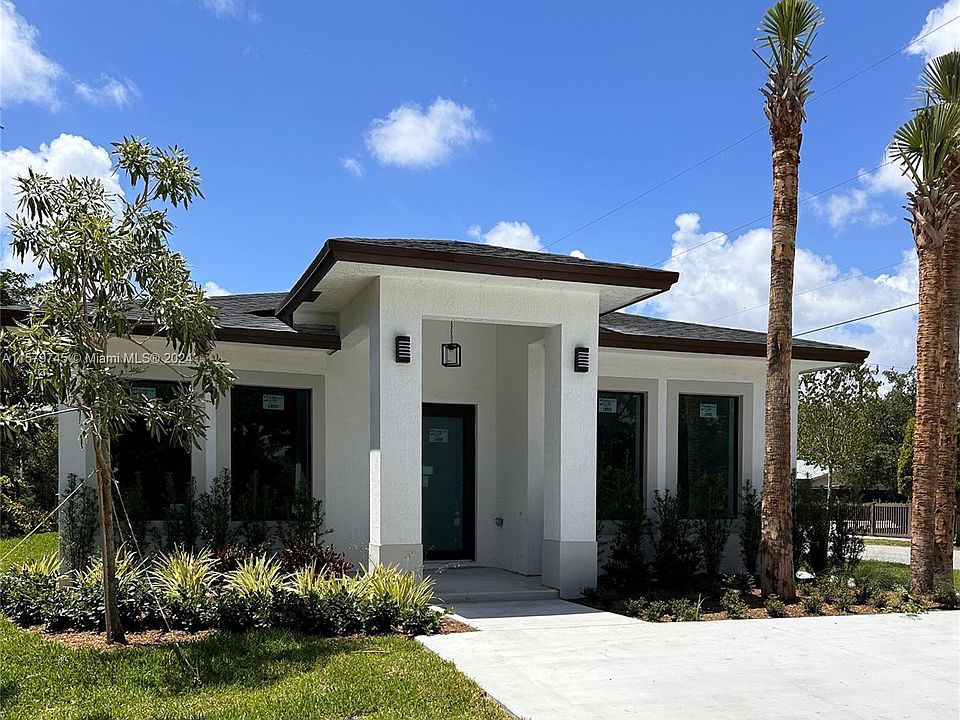 1st image of 164 NW 10th St