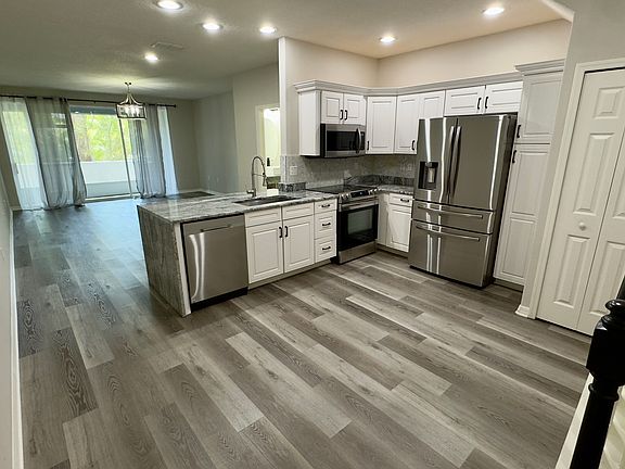 3rd image of 6216 Parkside Meadow Dr