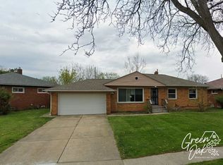 19201 Hathaway Ln, Warrensville Heights, OH 44122