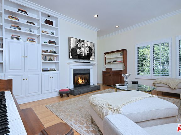 3rd image of 11827 Kearsarge St