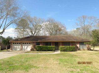 5320 Rosemary Dr, Beaumont, TX 77708