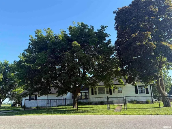 704 Washington St, New Windsor, IL 61465