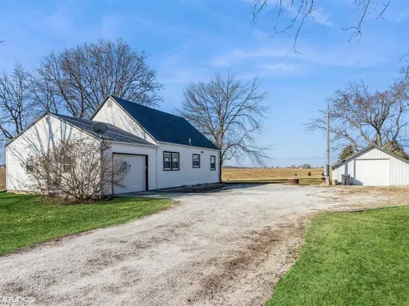 5235 Jasper Ave SW, Riverside, IA 52327