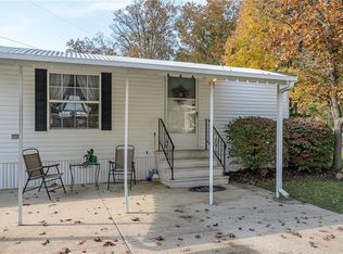 15 Flagler Dr #15, Olmsted Falls, OH 44138