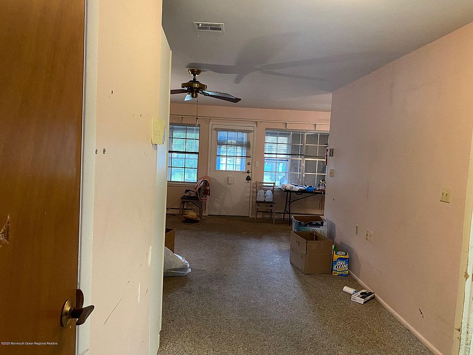 2nd image of 162B Gramercy Ct #1002