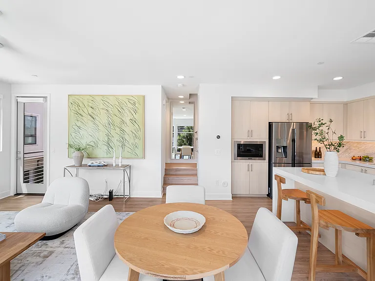 2111 N Cahuenga Blvd #A-1 — Photo 8