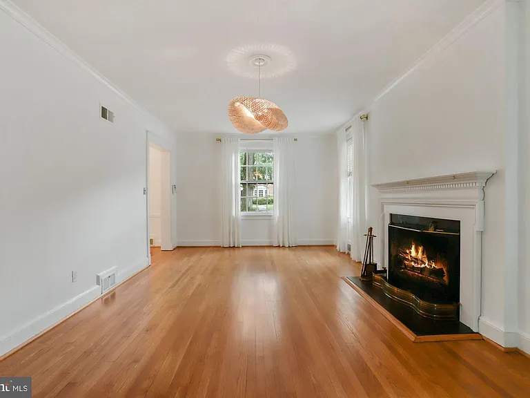 3273 Worthington St NW — Photo 9