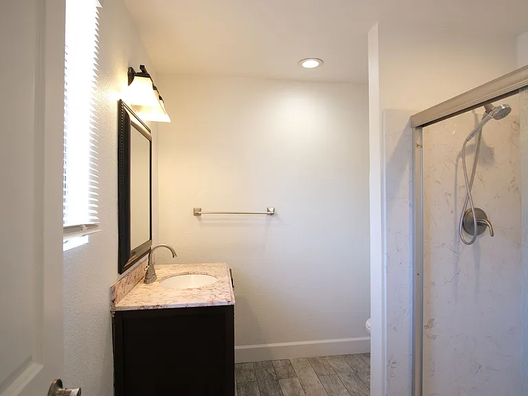 810 E Olive Ave — Photo 18