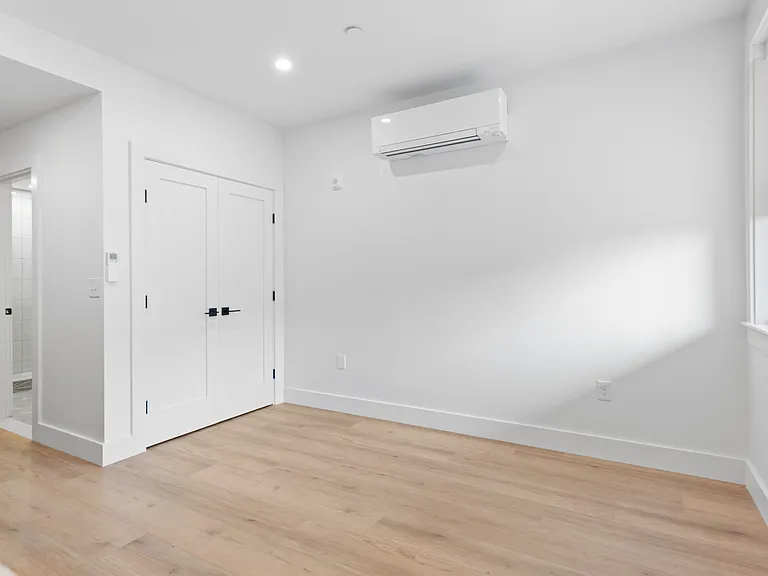 113 Ives Street — Photo 43