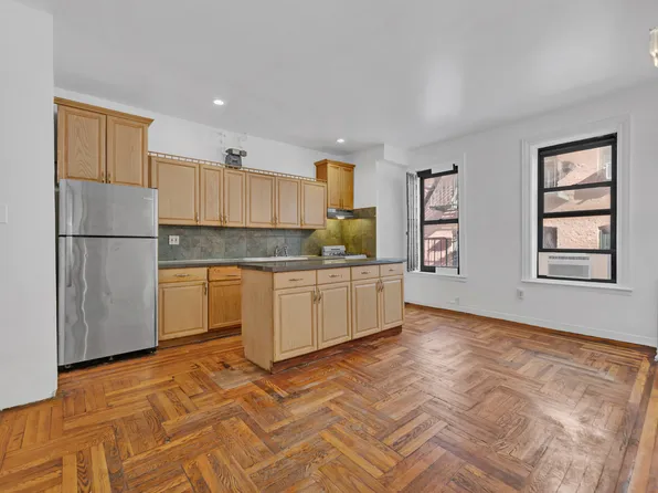 828 Gerard Avenue image 1 of 6