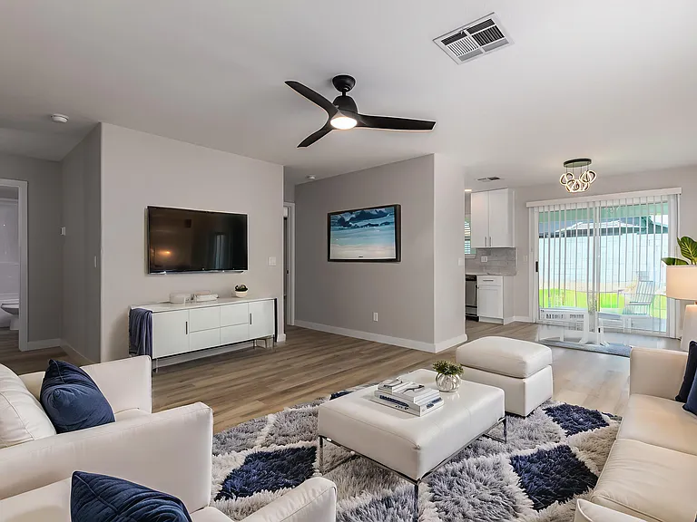3014 W Zachary Dr — Photo 4