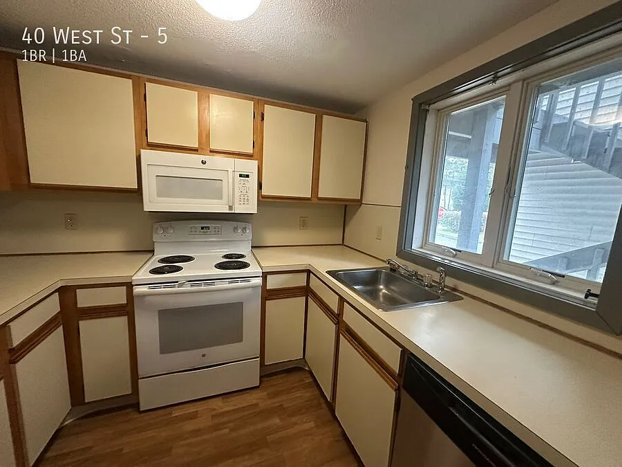 40 West St - #5 — Photo 3