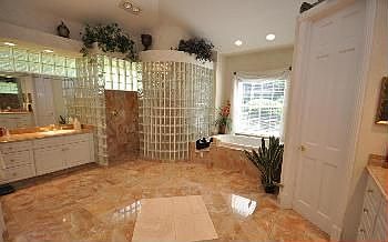 5th image of 105 Royal Lagoon Ct