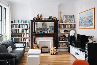 672 Saint Mark's Avenue, #3R