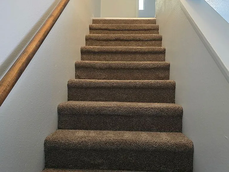 420 Illinois Ave — Photo 8