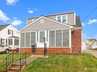 19 3rd St, Sayreville, NJ 08872