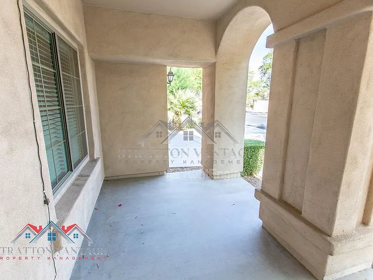 1532 E Apollo Rd — Photo 4