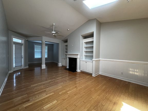 4th image of 1262 Greensview Cir #1