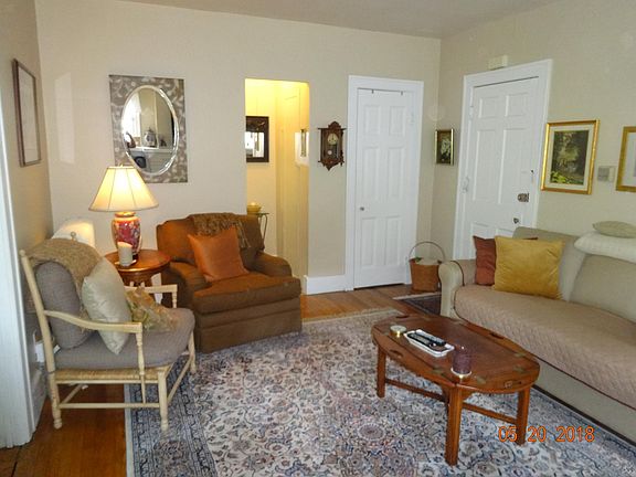 5th image of 467 Norwood Ave #2F