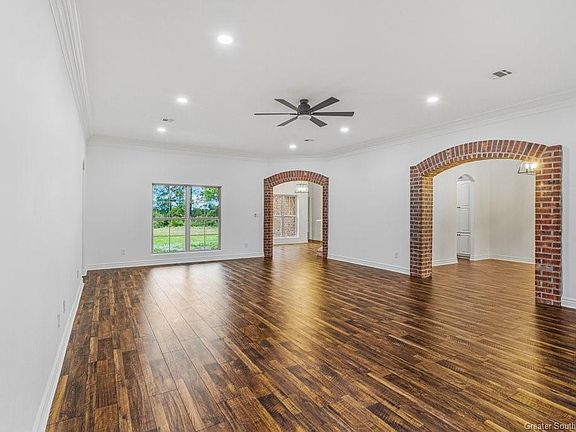 4th image of 6940 Abigail Ln