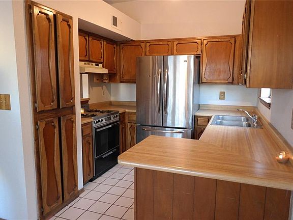 3rd image of 11408 Lake Alice Ct