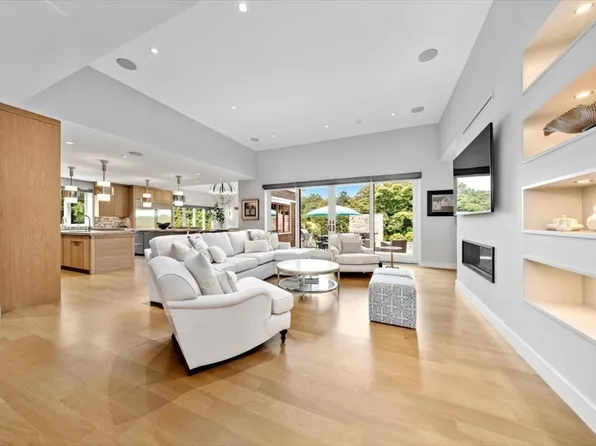 2 Black Rock Dr #21, Hingham, MA 02043