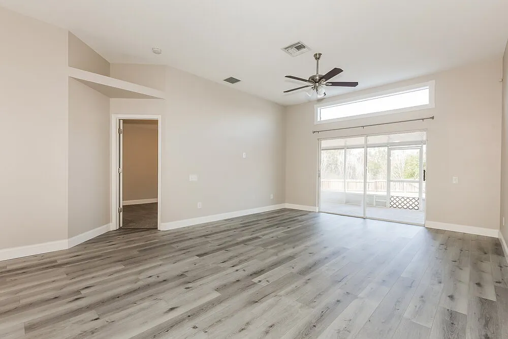 4 bed, 2.0 bath, 1665 sqft, $3,480 — Photo 3