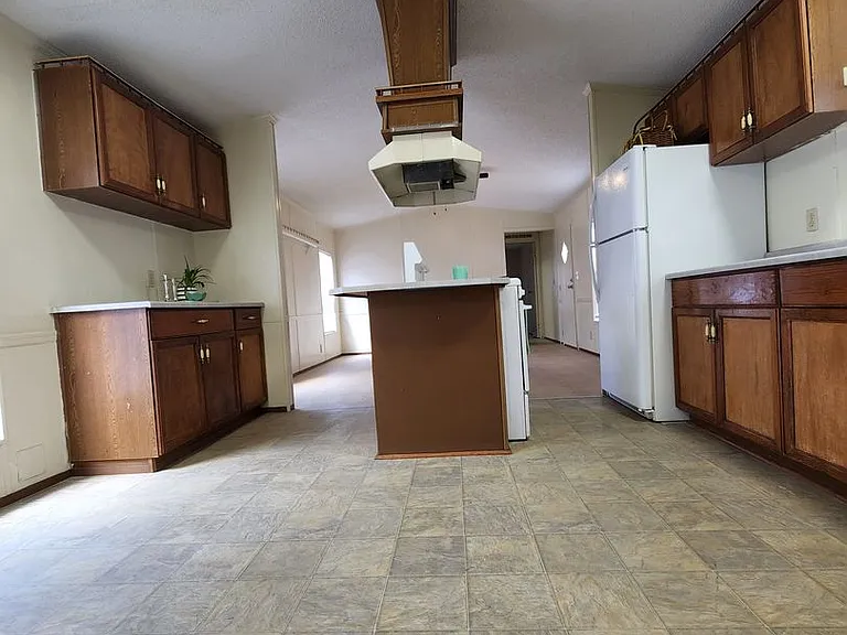 1022 Linda Ln — Photo 12