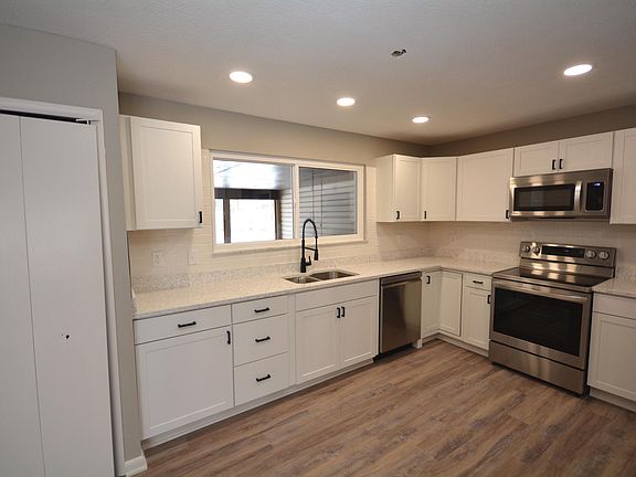 4th image of 744 Fleetrun Ave