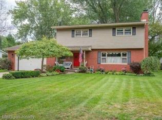 4609 W Wackerly St, Midland, MI 48640