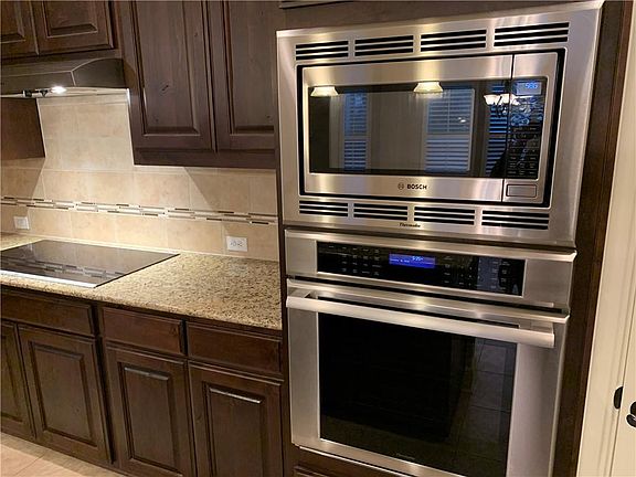 4th image of 21 Prestonwood Cir