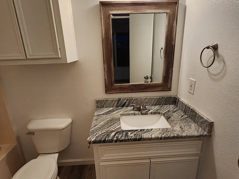 1385 Loop 332 — Photo 16