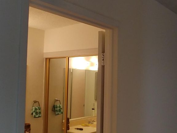 Separate vanity/dressing room