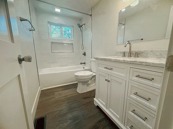 5th image of 121 Unity Way