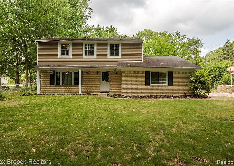 7607 Comstock Dr, Temperance, MI 48182 Zillow