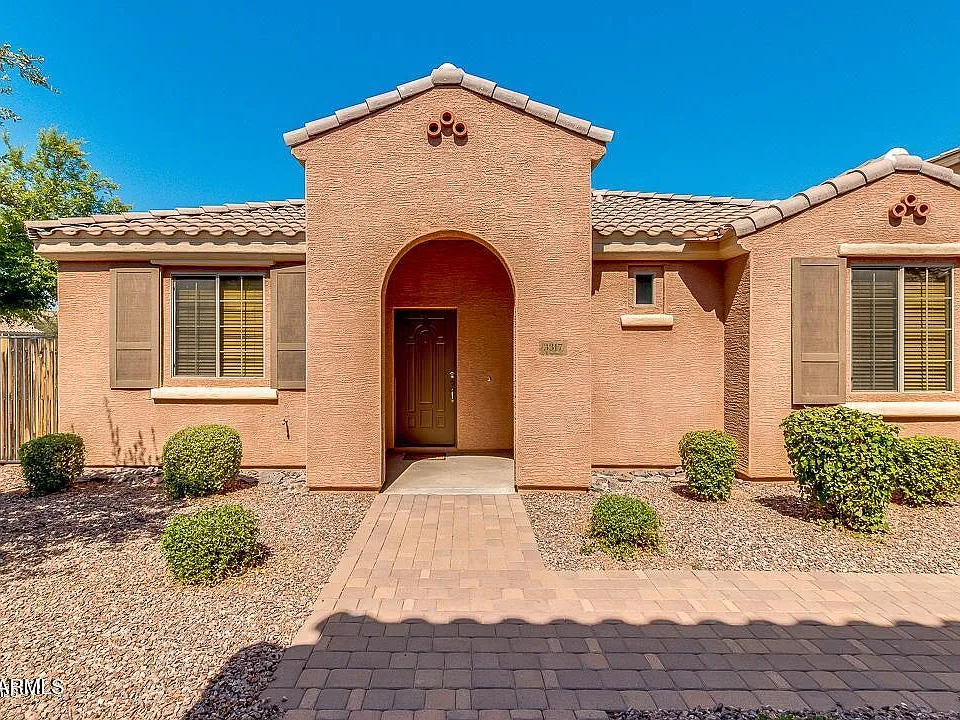 3317 E Loma Vista St