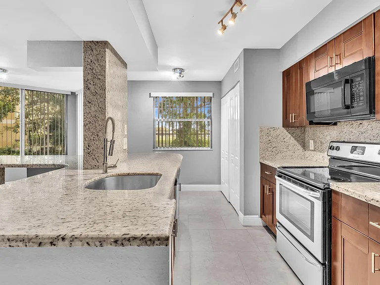 2881 N Oakland Forest Dr #105 — Photo 5