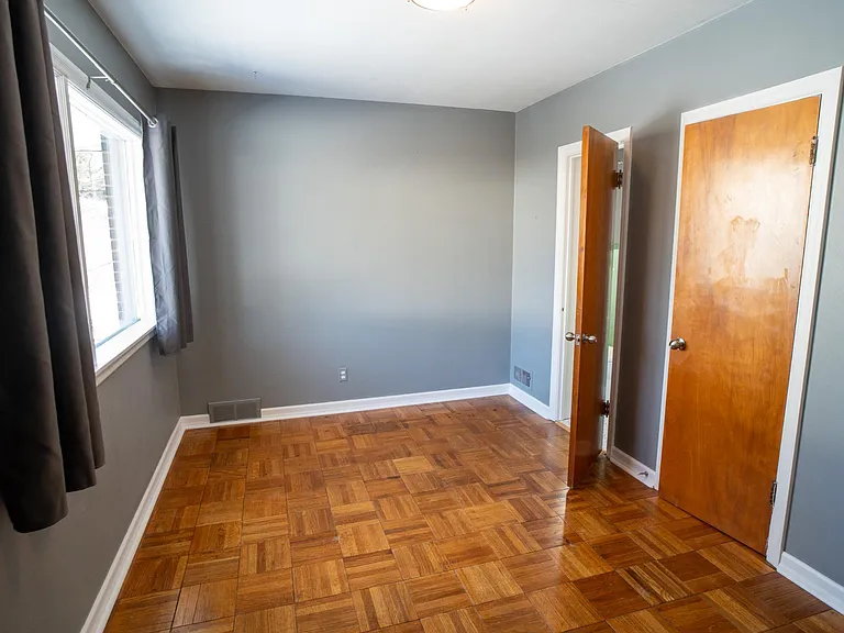 1014 W Springfield Ave — Photo 19