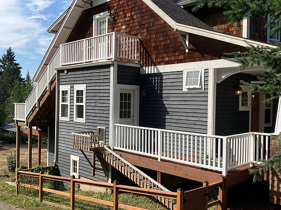 2nd image of 8089 NE Loughrey Ave
