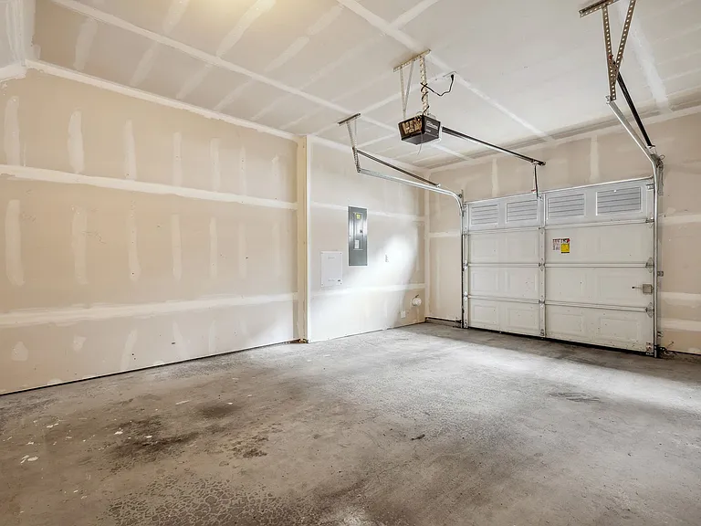 Pinnacle Townhomes — Photo 9