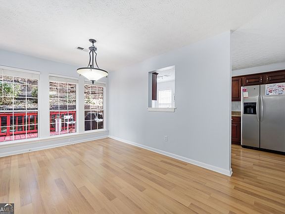 5th image of 3279 Benthollow Ln